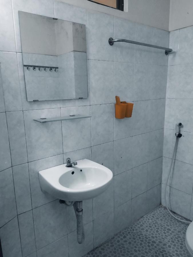 Nha Nghi Minh Quan Hotel Ха Тени Екстериор снимка